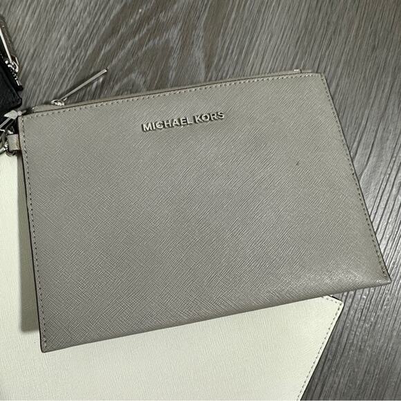 Michael Kors Jet Set Travel Trio 3 in 1 Wristlet in Off White/Gray/Black NWT - Picture 4 of 12